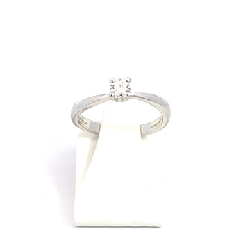 Witte solitaire ring